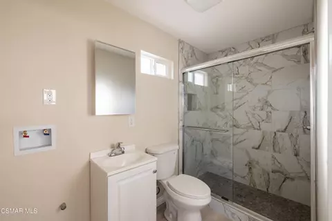 Bath - 2345 Bryson Pl, Simi Valley, CA 93065 photo 3 of 4