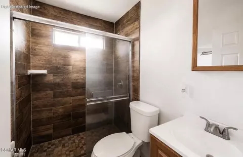 Bath - 2345 Bryson Pl, Simi Valley, CA 93065 photo 2 of 4