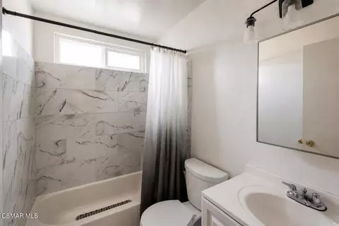 Bath - 2345 Bryson Pl, Simi Valley, CA 93065 photo 1 of 4