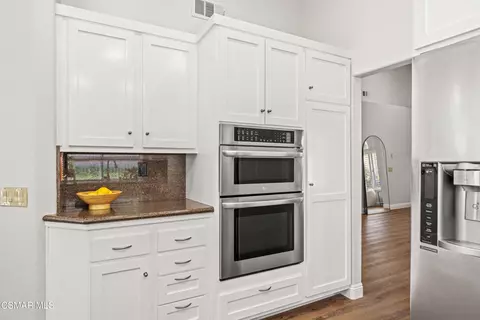 Kitchen - 205 Clevenger Ave, Simi Valley, CA 93065 photo 3 of 4