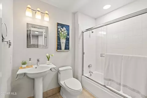 Bath - 205 Clevenger Ave, Simi Valley, CA 93065 photo 3 of 3