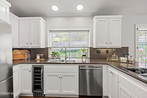 Kitchen - 205 Clevenger Ave, Simi Valley, CA 93065 photo 2 of 4