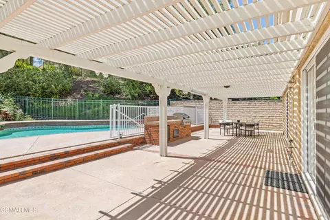 Exterior - 205 Clevenger Ave, Simi Valley, CA 93065 photo 3 of 7