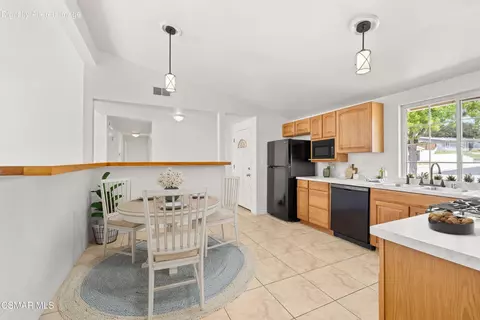 1005 Sheffield Pl, Thousand Oaks, CA 91360