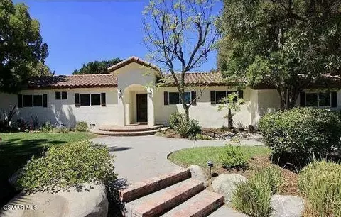 897 Old Farm Rd, Thousand Oaks, CA 91360