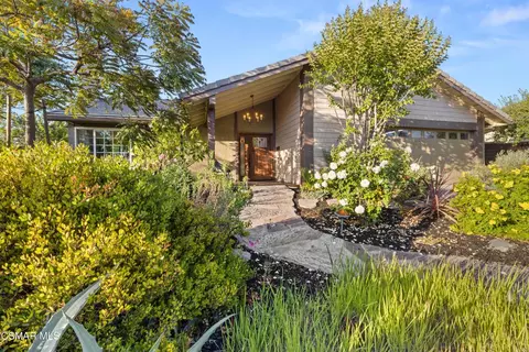 121 Windsong St, Thousand Oaks, CA 91360
