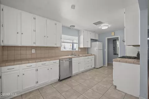 Kitchen - 45014 17th St W, Lancaster, CA 93534 photo 3 of 3