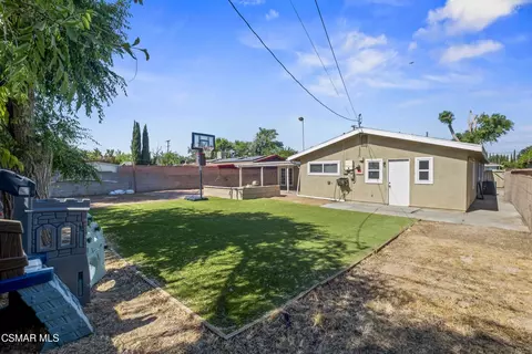 Exterior - 45014 17th St W, Lancaster, CA 93534 photo 10 of 12
