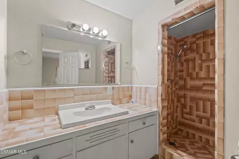 Bath - 45014 17th St W, Lancaster, CA 93534 photo 3 of 3