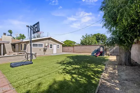 Exterior - 45014 17th St W, Lancaster, CA 93534 photo 9 of 12
