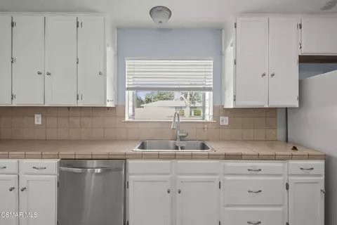 Kitchen - 45014 17th St W, Lancaster, CA 93534 photo 1 of 3