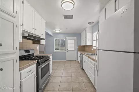 Entry Way - 45014 17th St W, Lancaster, CA 93534 photo 1 of 2