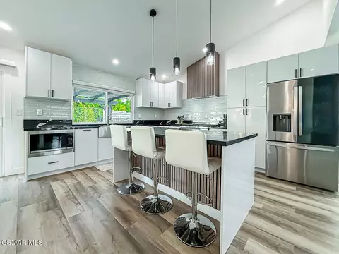 205 Cedar Heights Dr, Thousand Oaks, CA 91360