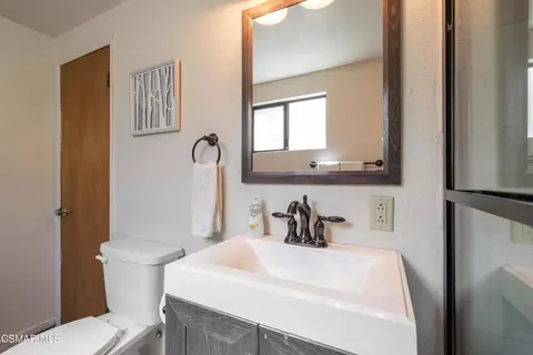 Bath - 641 Silver Tip Dr, Big Bear Lake, CA 92315 photo 2 of 2