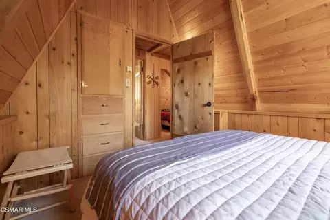 Bedroom - 641 Silver Tip Dr, Big Bear Lake, CA 92315 photo 3 of 5