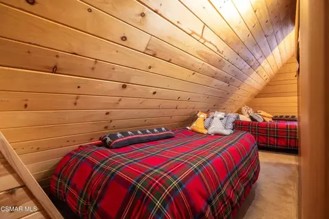 Bedroom - 641 Silver Tip Dr, Big Bear Lake, CA 92315 photo 5 of 5