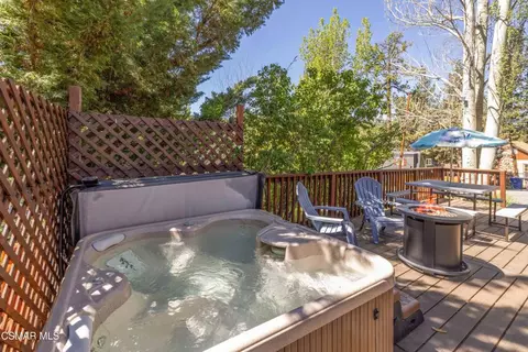 Exterior - 641 Silver Tip Dr, Big Bear Lake, CA 92315 photo 4 of 5