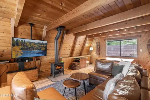 Living - 641 Silver Tip Dr, Big Bear Lake, CA 92315 photo 2 of 4