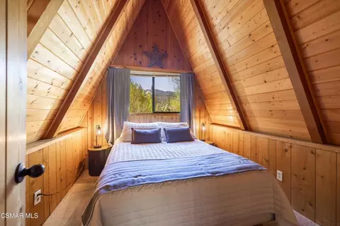 Bedroom - 641 Silver Tip Dr, Big Bear Lake, CA 92315 photo 2 of 5
