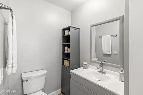 Bath - 569 Spring Rd #50, Moorpark, CA 93021 photo 2 of 4
