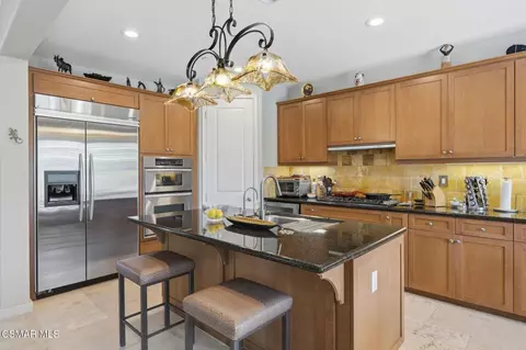 Kitchen - 1441 Seabridge Ln, Oxnard, CA 93035 photo 4 of 4