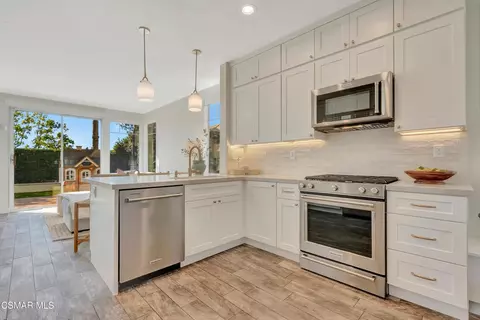 Kitchen - 531 Shadow Ln, Simi Valley, CA 93065 photo 1 of 6