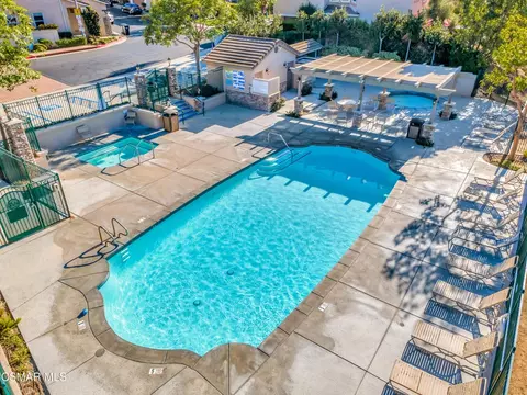 Exterior - 531 Shadow Ln, Simi Valley, CA 93065 photo 5 of 6