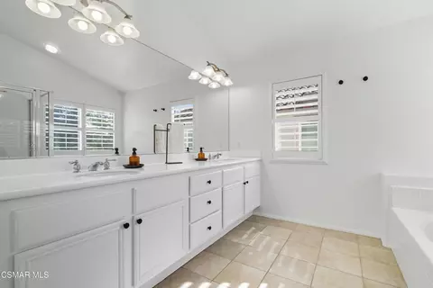 Bath - 531 Shadow Ln, Simi Valley, CA 93065 photo 5 of 7