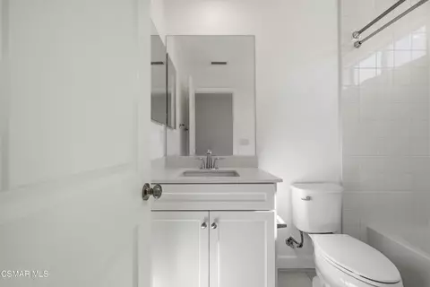 Bath - 45 Jensen Ct, Thousand Oaks, CA 91360 photo 2 of 5