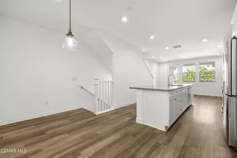 Entry Way - 45 Jensen Ct, Thousand Oaks, CA 91360 photo 1 of 4