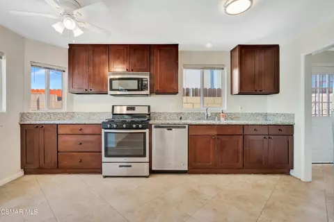 7322 Lindley Ave, Reseda, CA 91335