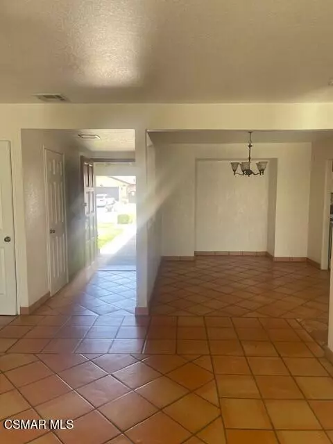 Entry Way - 2243 Carver Ct, Simi Valley, CA 93063 photo 2 of 5