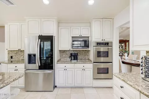 Kitchen - 12692 Hillside Dr, Moorpark, CA 93021 photo 2 of 3
