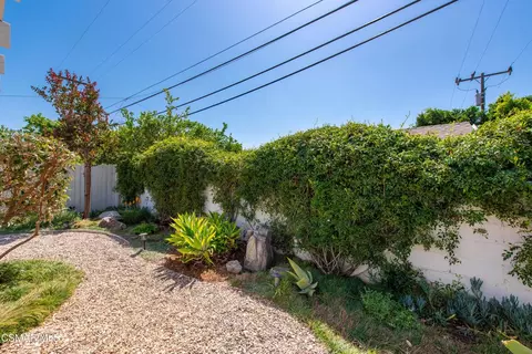 Exterior - 1889 Sequoia Ave, Simi Valley, CA 93063 photo 4 of 8