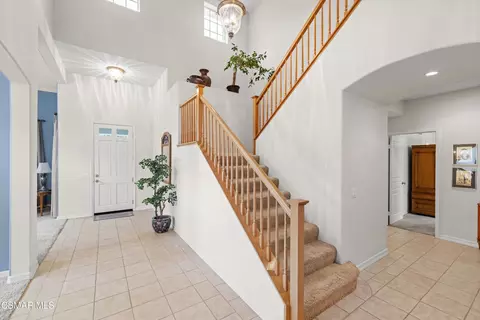 Entry Way - 290 Chantilly Cir, Simi Valley, CA 93065 photo 2 of 2