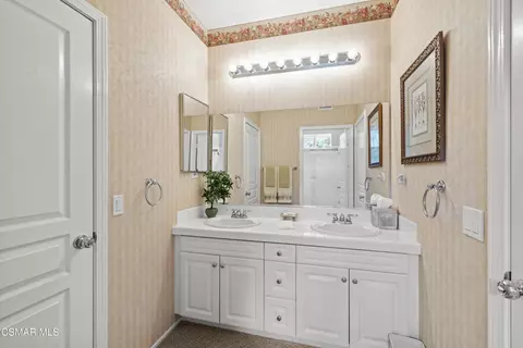 Bath - 290 Chantilly Cir, Simi Valley, CA 93065 photo 5 of 6