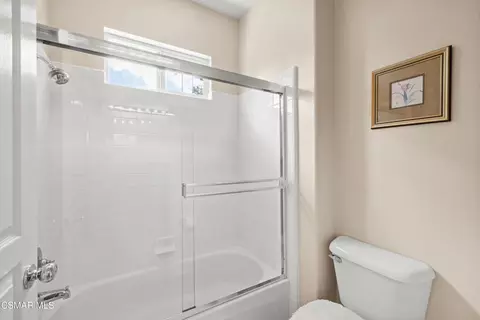 Bath - 290 Chantilly Cir, Simi Valley, CA 93065 photo 6 of 6