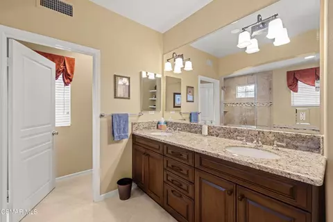 Bath - 290 Chantilly Cir, Simi Valley, CA 93065 photo 3 of 6