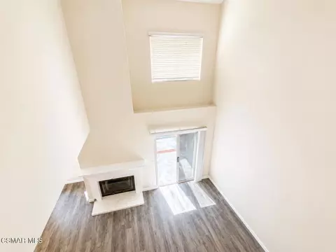 Living - 2762 Erringer Rd #15, Simi Valley, CA 93065 photo 8 of 9