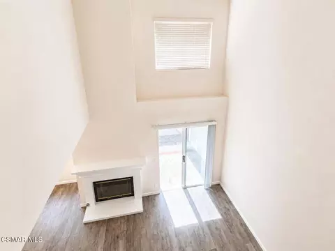 Living - 2762 Erringer Rd #15, Simi Valley, CA 93065 photo 6 of 9