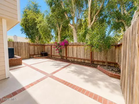 Exterior - 2762 Erringer Rd #15, Simi Valley, CA 93065 photo 3 of 10