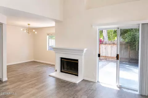 Living - 2762 Erringer Rd #15, Simi Valley, CA 93065 photo 7 of 9
