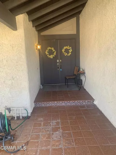142 Longfellow Ct, Thousand Oaks, CA 91360