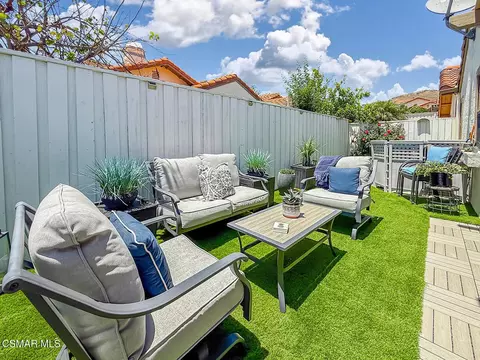 Exterior - 657 Cartpath Pl, Simi Valley, CA 93065 photo 4 of 8