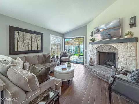 Living - 657 Cartpath Pl, Simi Valley, CA 93065 photo 1 of 2