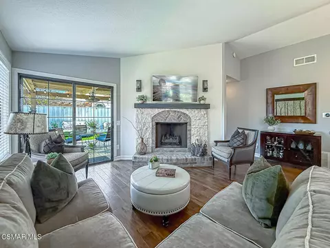 Living - 657 Cartpath Pl, Simi Valley, CA 93065 photo 2 of 2