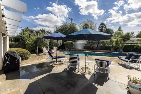 22312 Mobile St, Woodland Hills, CA 91303