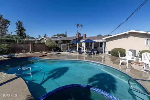 22312 Mobile St, Woodland Hills, CA 91303