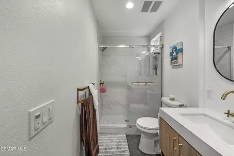Bath - 3066 Apache Cir, Thousand Oaks, CA 91360 photo 3 of 3