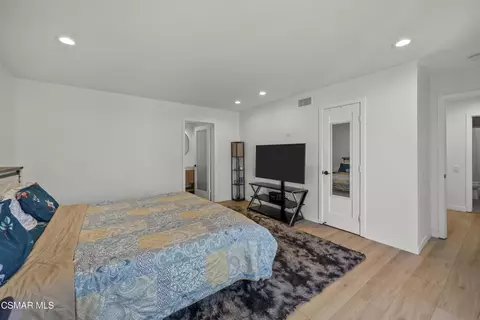 Bedroom - 3066 Apache Cir, Thousand Oaks, CA 91360 photo 6 of 7